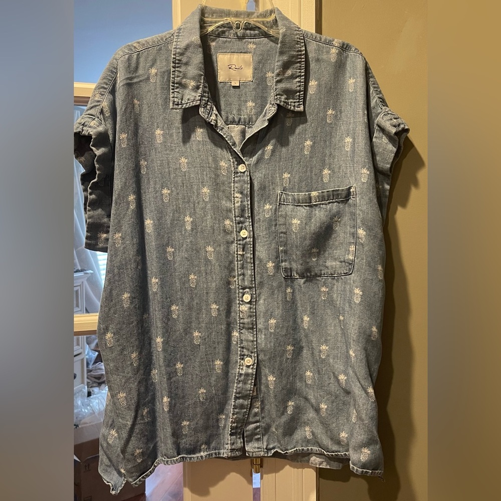 Women’s Rails Blue Short Sleeve pineapple button down Whitney Shirt